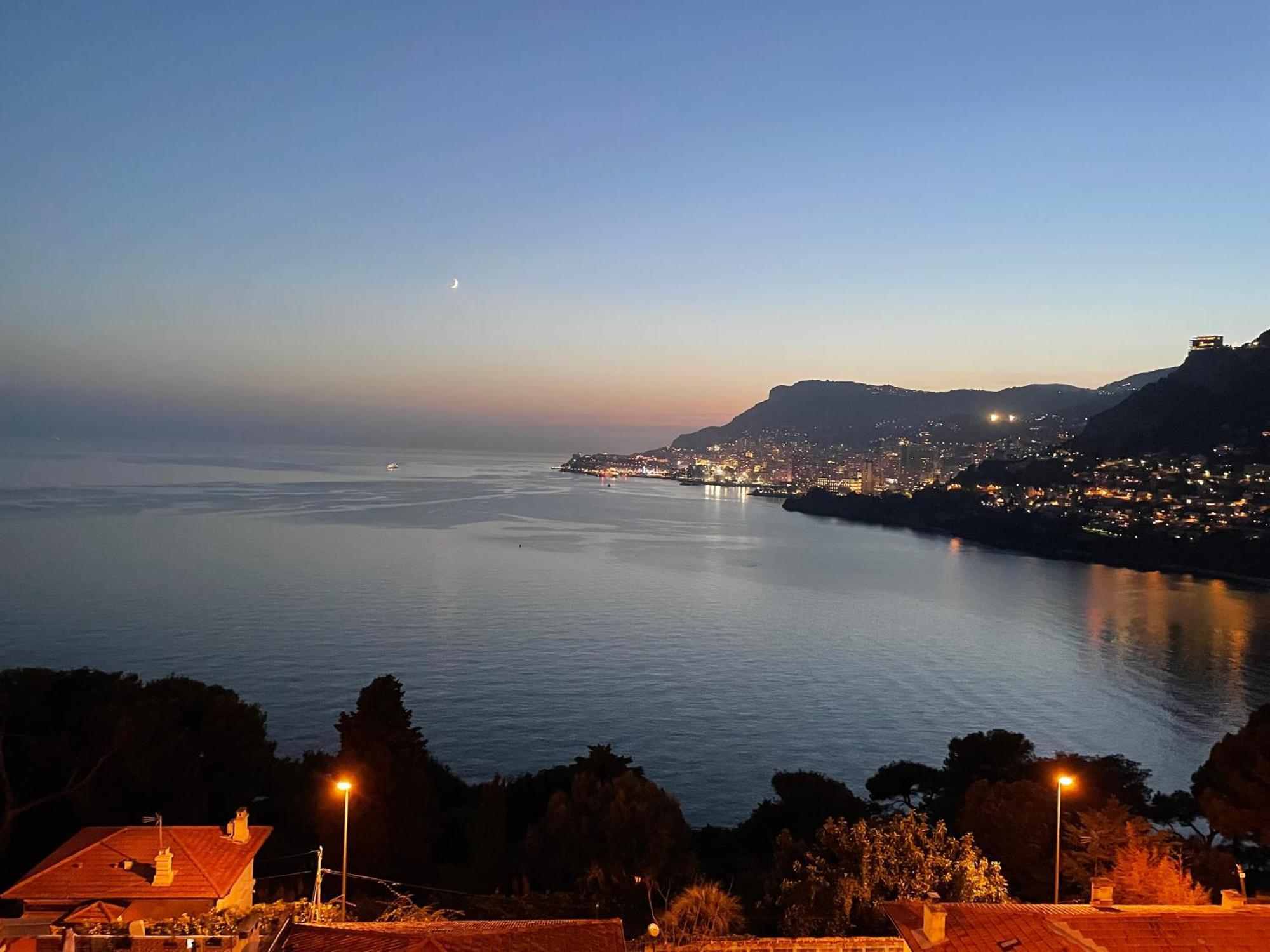 Aux Portes De Monaco Superbe T3 Vue Mer โรกบรูน-กัป-มาร์แต็ง ภายนอก รูปภาพ