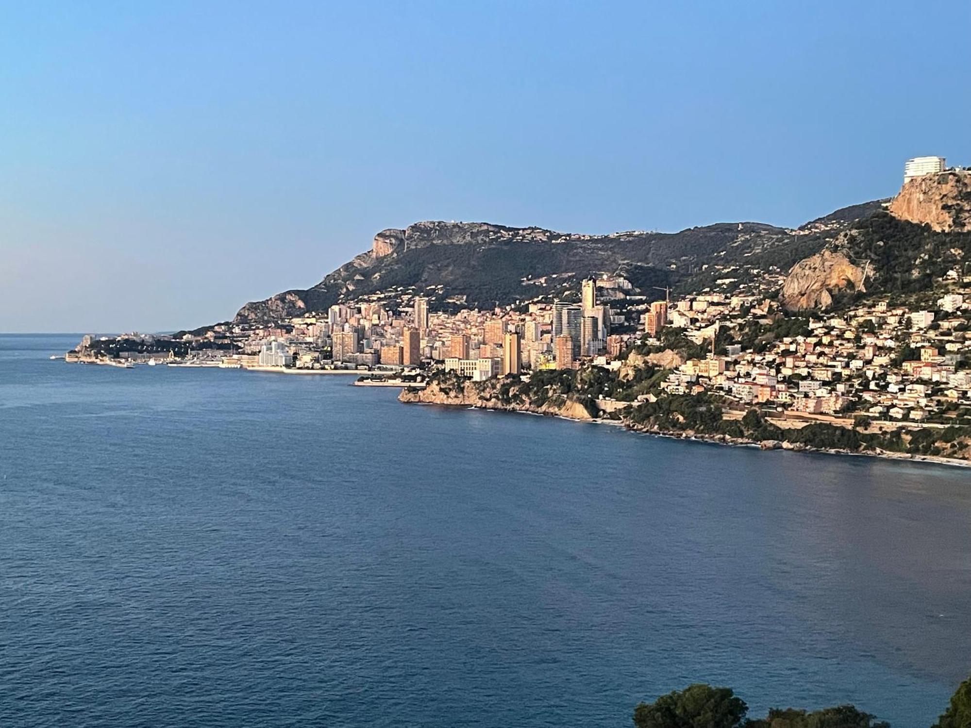 Aux Portes De Monaco Superbe T3 Vue Mer โรกบรูน-กัป-มาร์แต็ง ภายนอก รูปภาพ